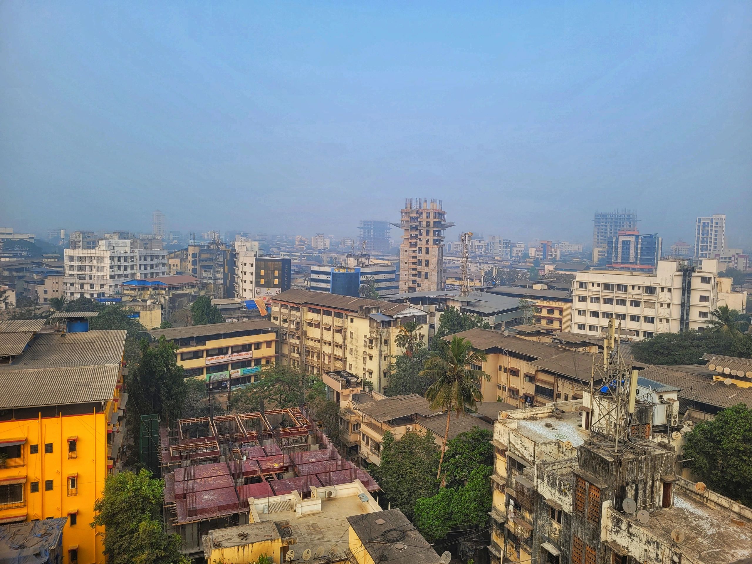 Mumbai townscape under a clear sky